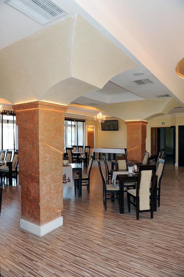 Restauracja Hotel Imperial Jasło Екстериор снимка