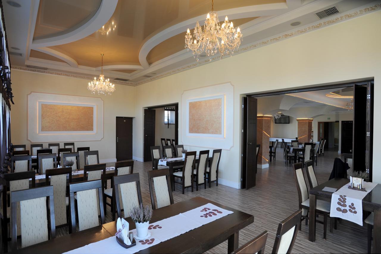 Restauracja Hotel Imperial Jasło Екстериор снимка